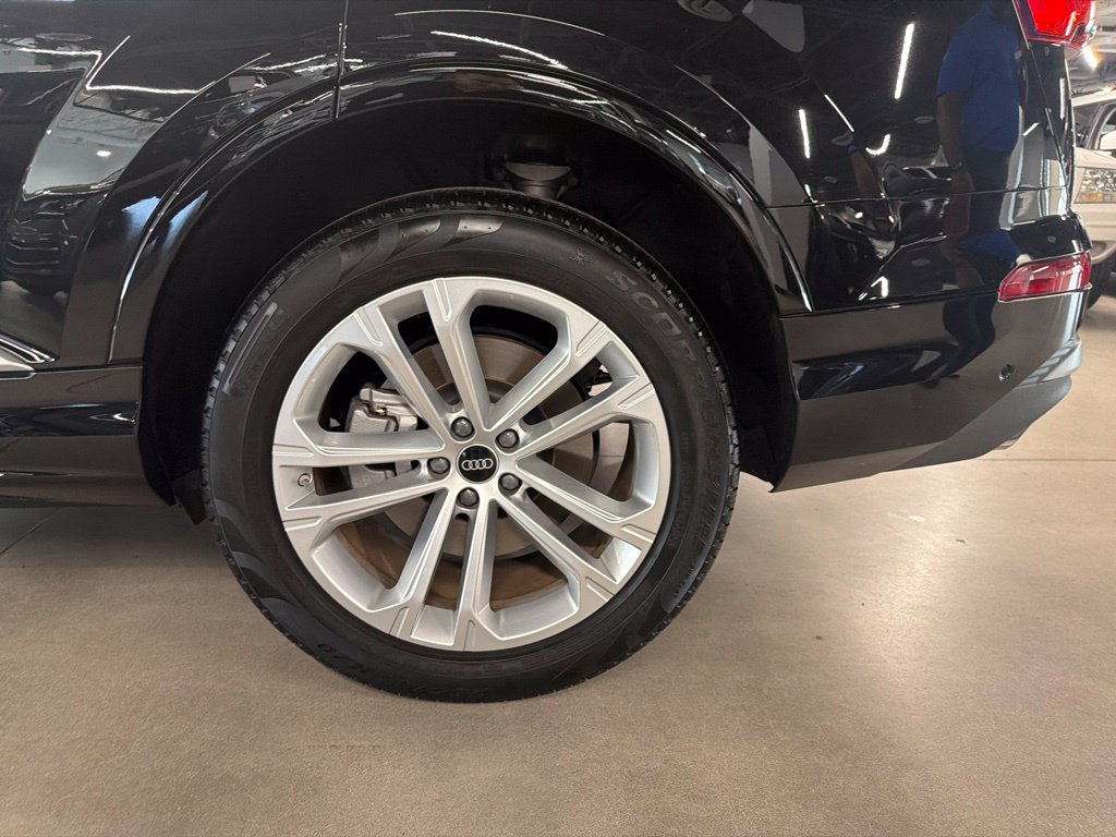 Photo 10 of this Audi Q7