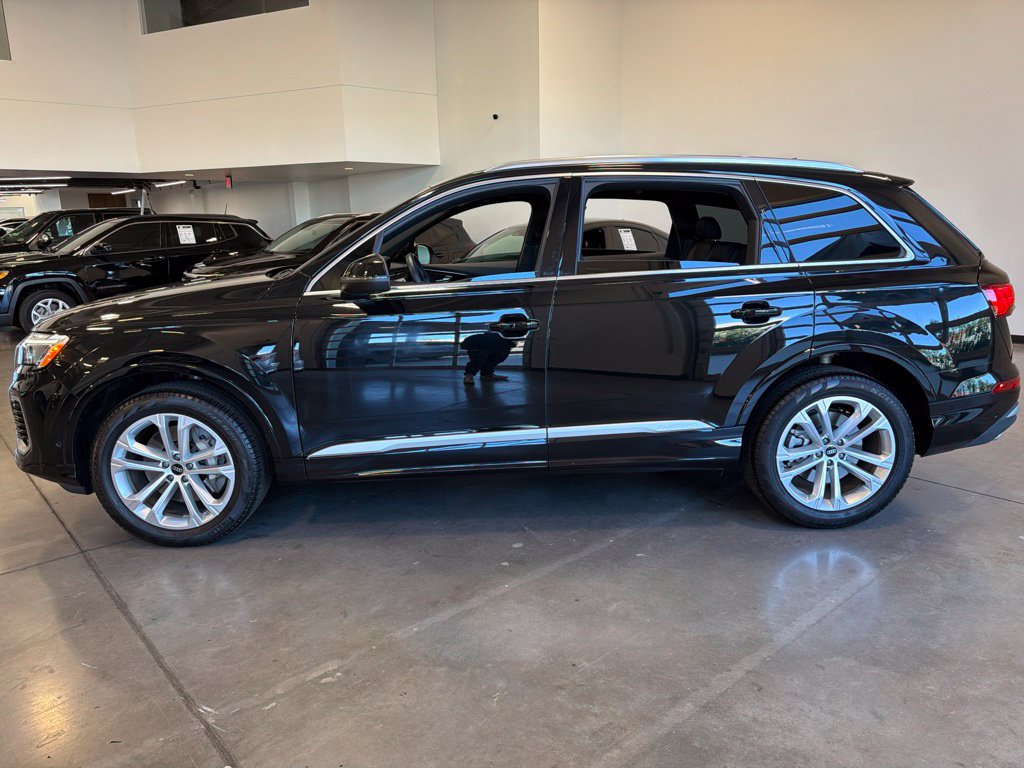 Photo 2 of this Audi Q7