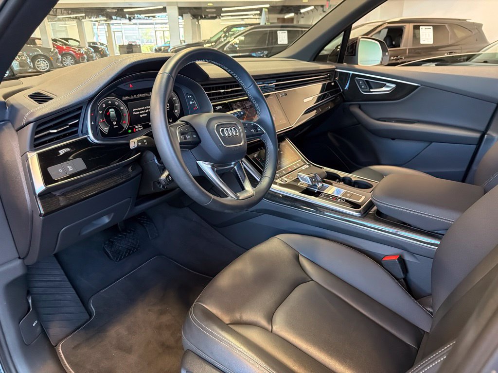 Photo 10 of this Audi Q7
