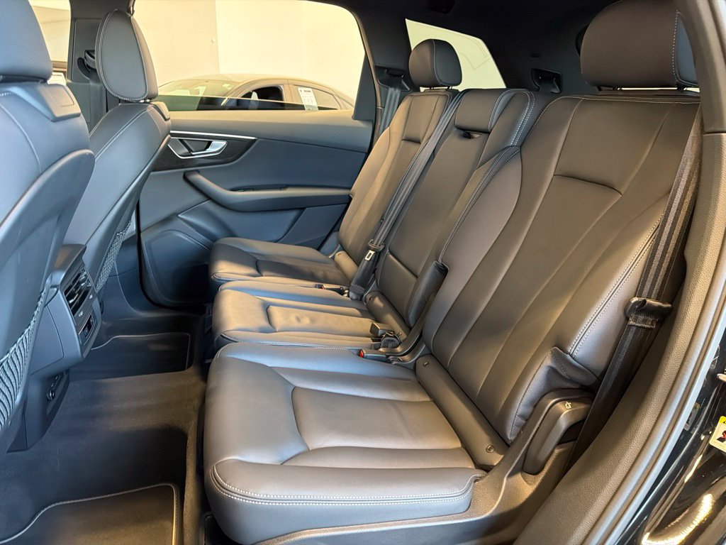 Photo 12 of this Audi Q7