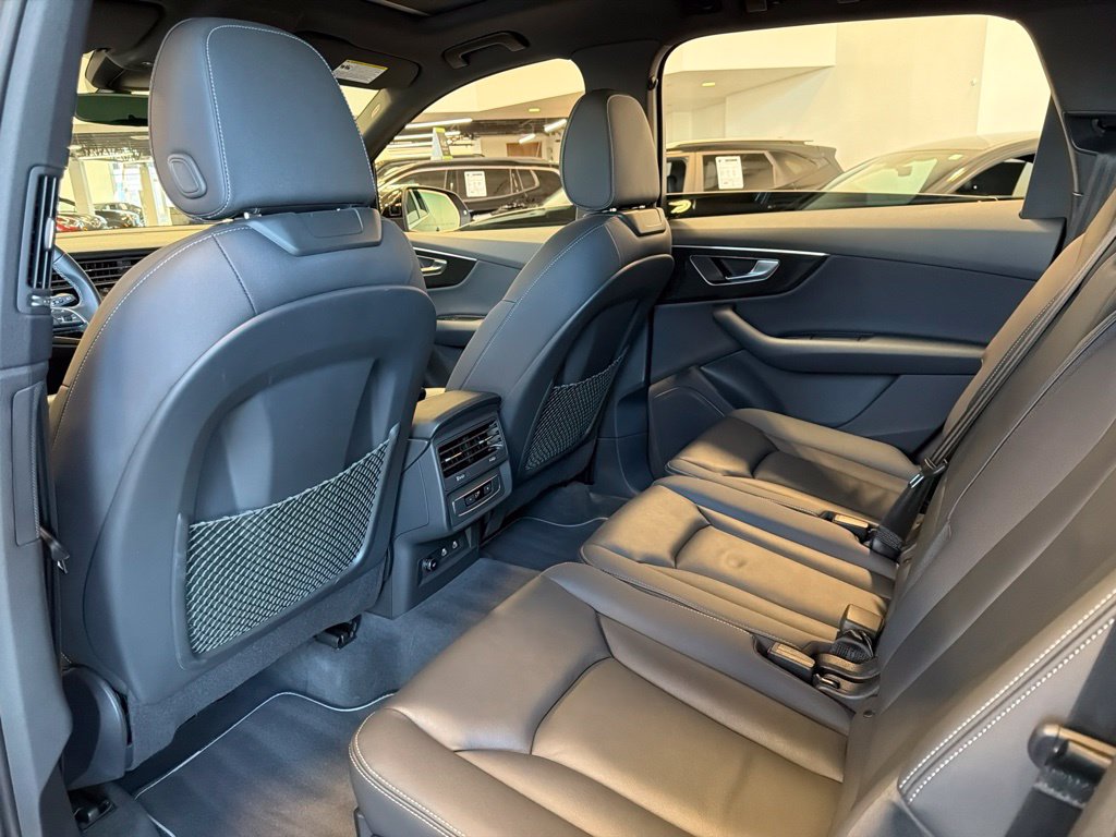 Photo 13 of this Audi Q7