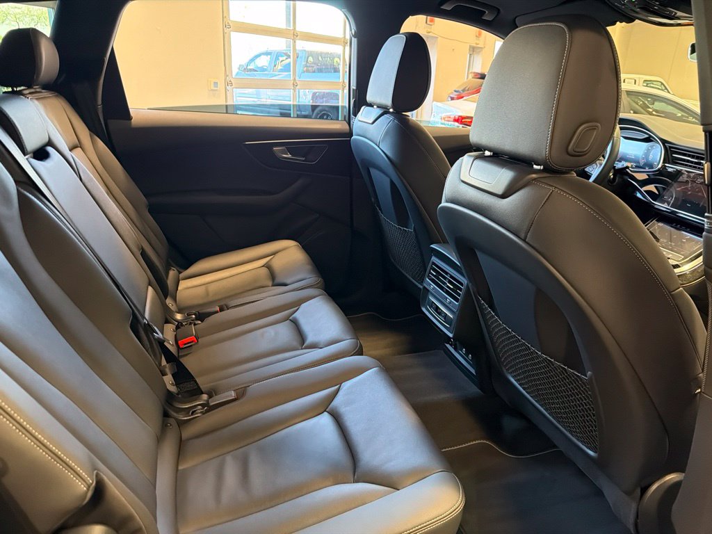 Photo 16 of this Audi Q7