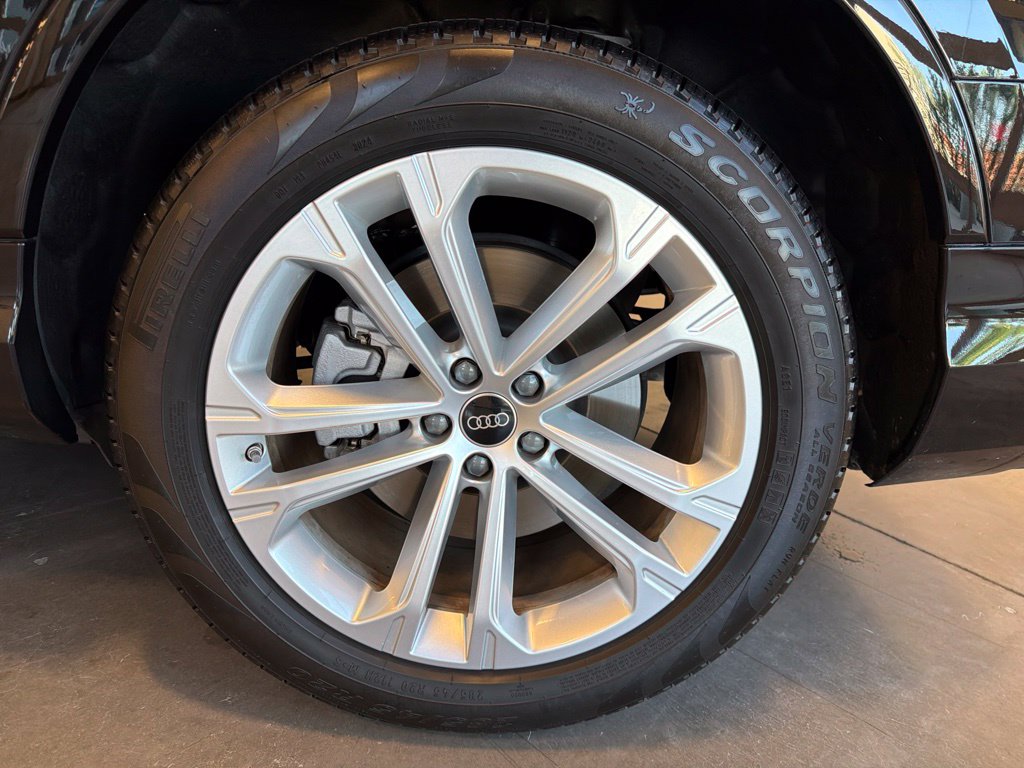 Photo 28 of this Audi Q7