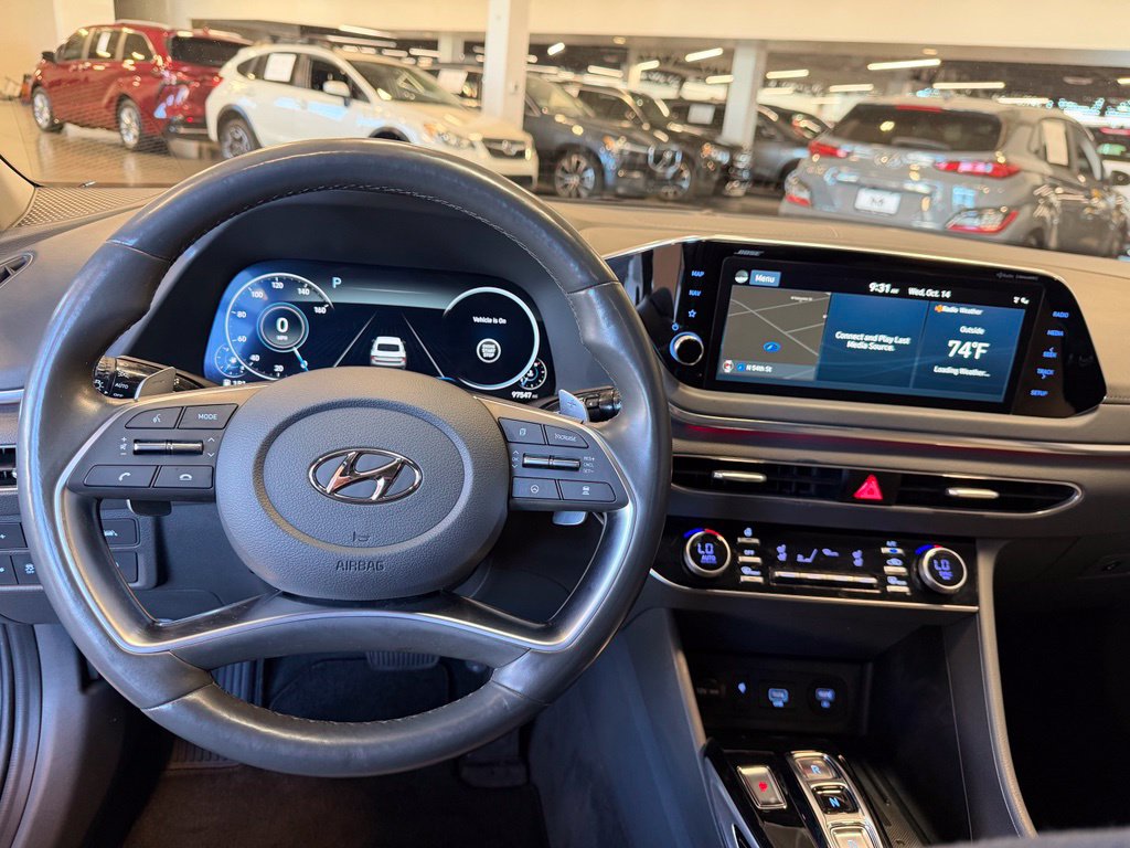 Photo 22 of this Hyundai Sonata