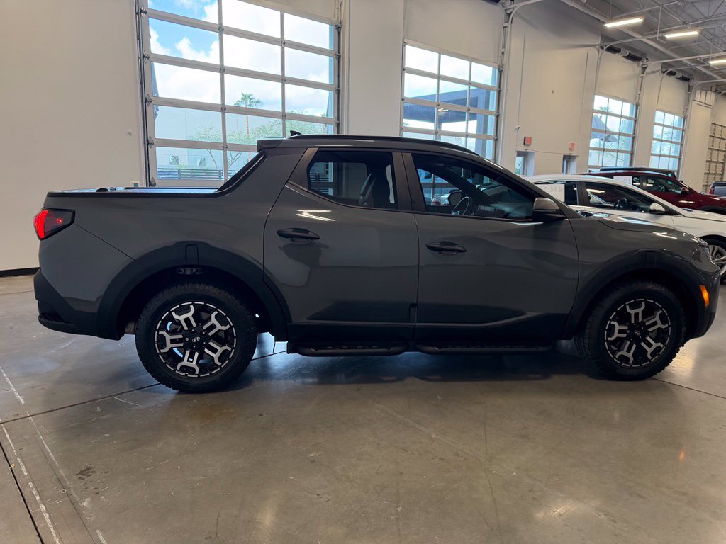 Photo 6 of this Hyundai Santa Cruz