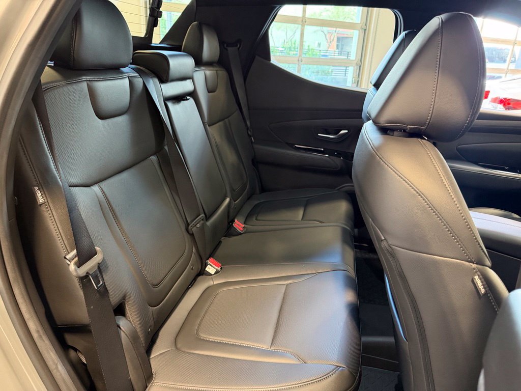 Photo 13 of this Hyundai Santa Cruz