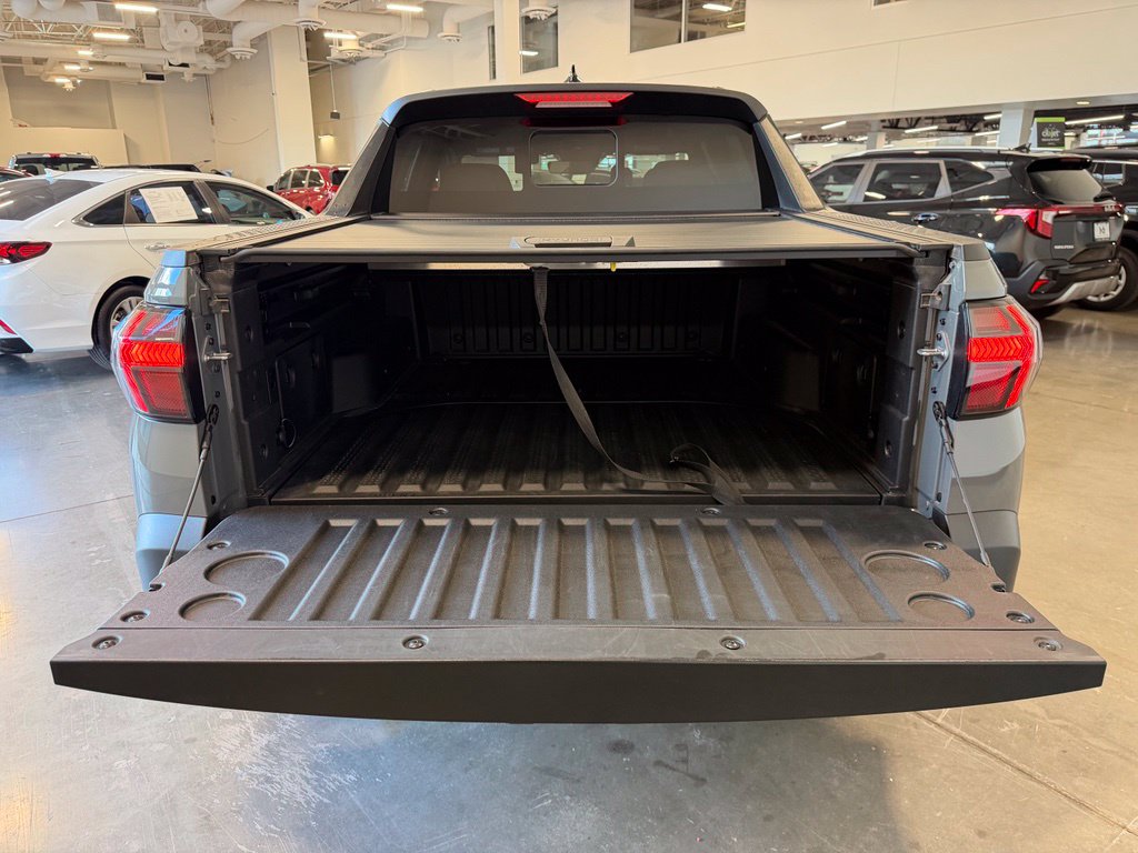 Photo 15 of this Hyundai Santa Cruz