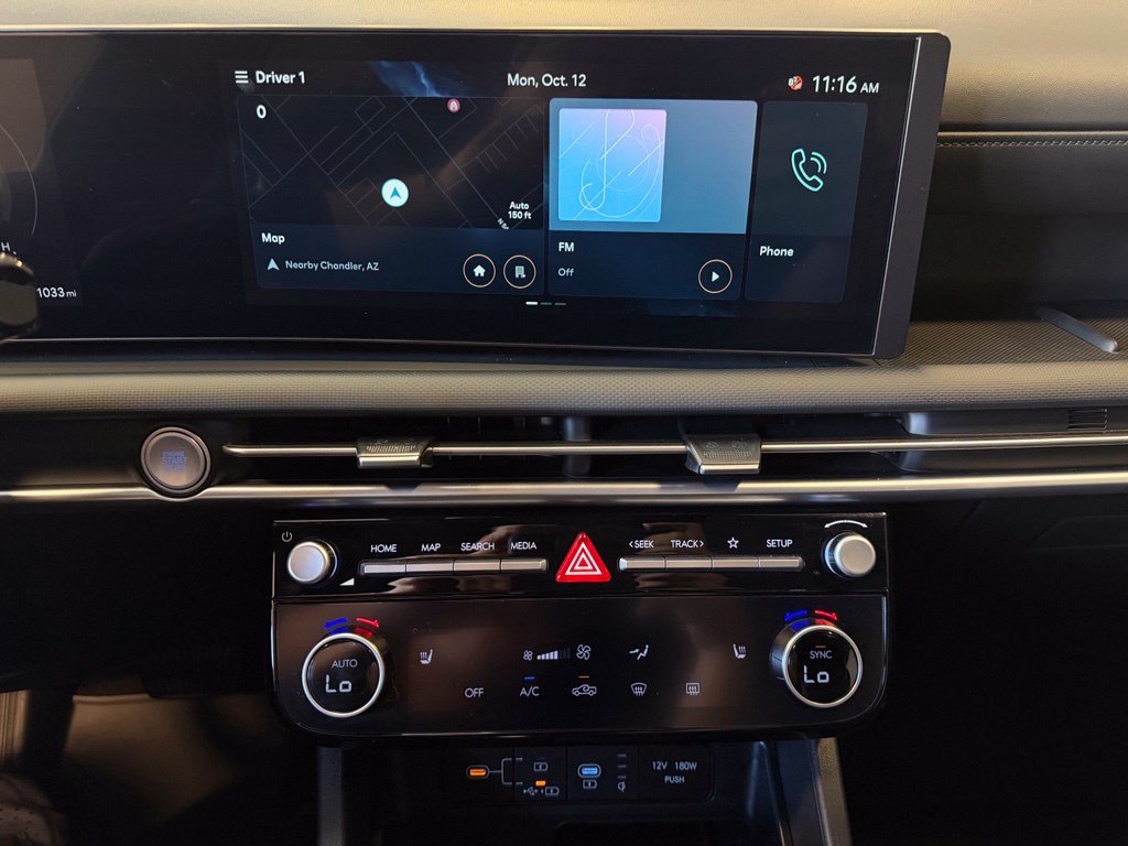 Photo 18 of this Hyundai Santa Cruz