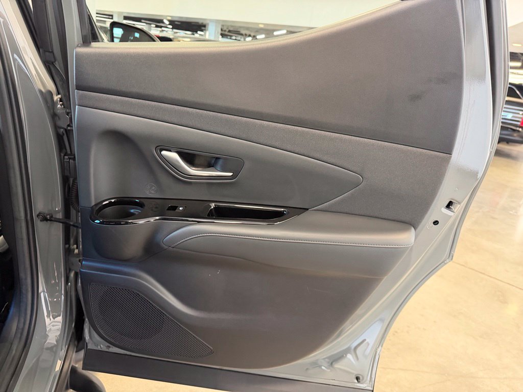 Photo 22 of this Hyundai Santa Cruz