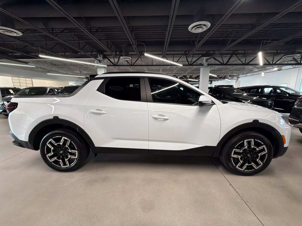Photo 4 of this Hyundai Santa Cruz