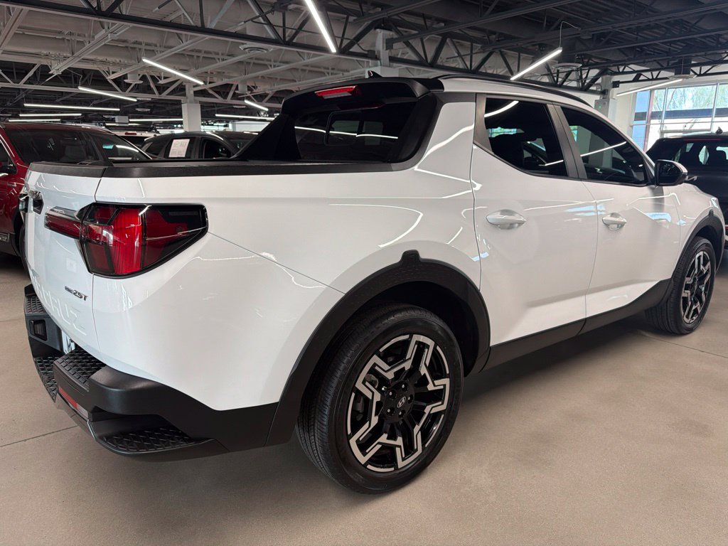 Photo 5 of this Hyundai Santa Cruz