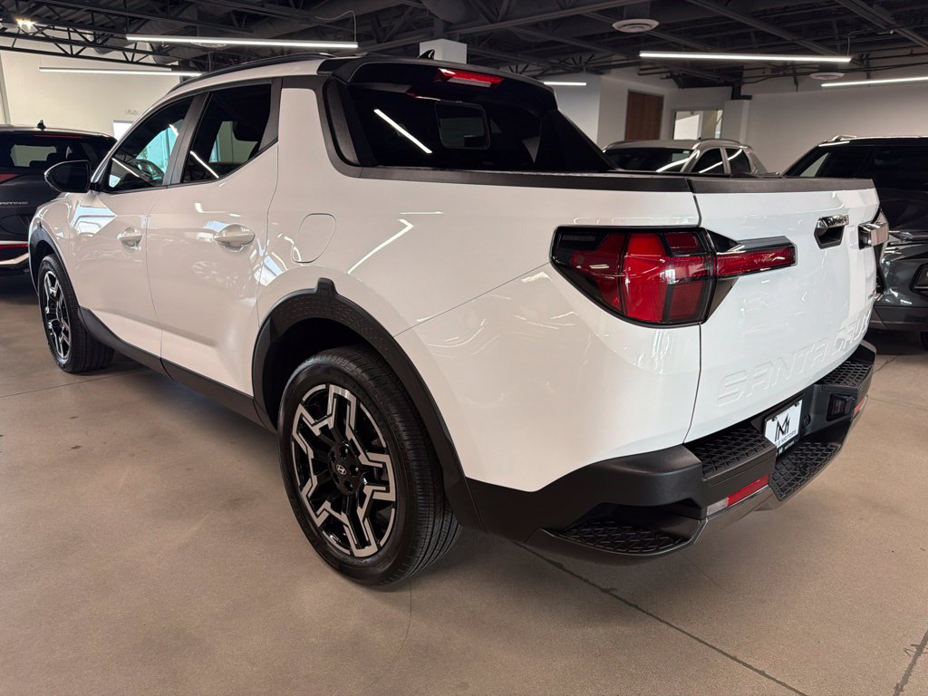 Photo 7 of this Hyundai Santa Cruz