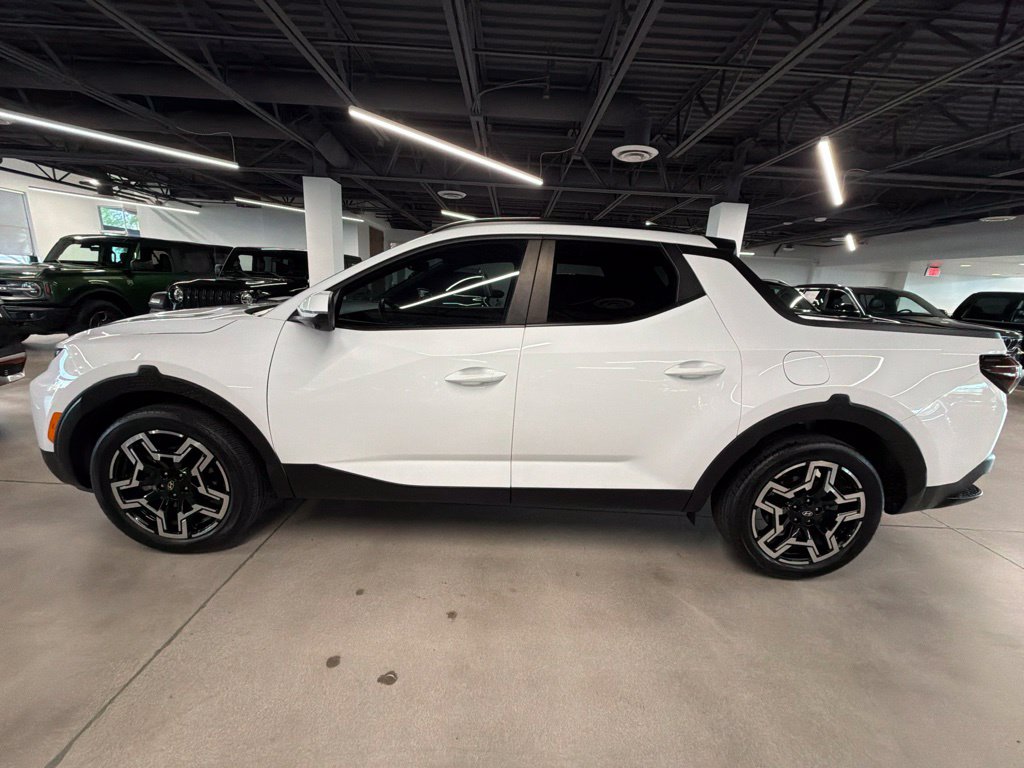 Photo 8 of this Hyundai Santa Cruz