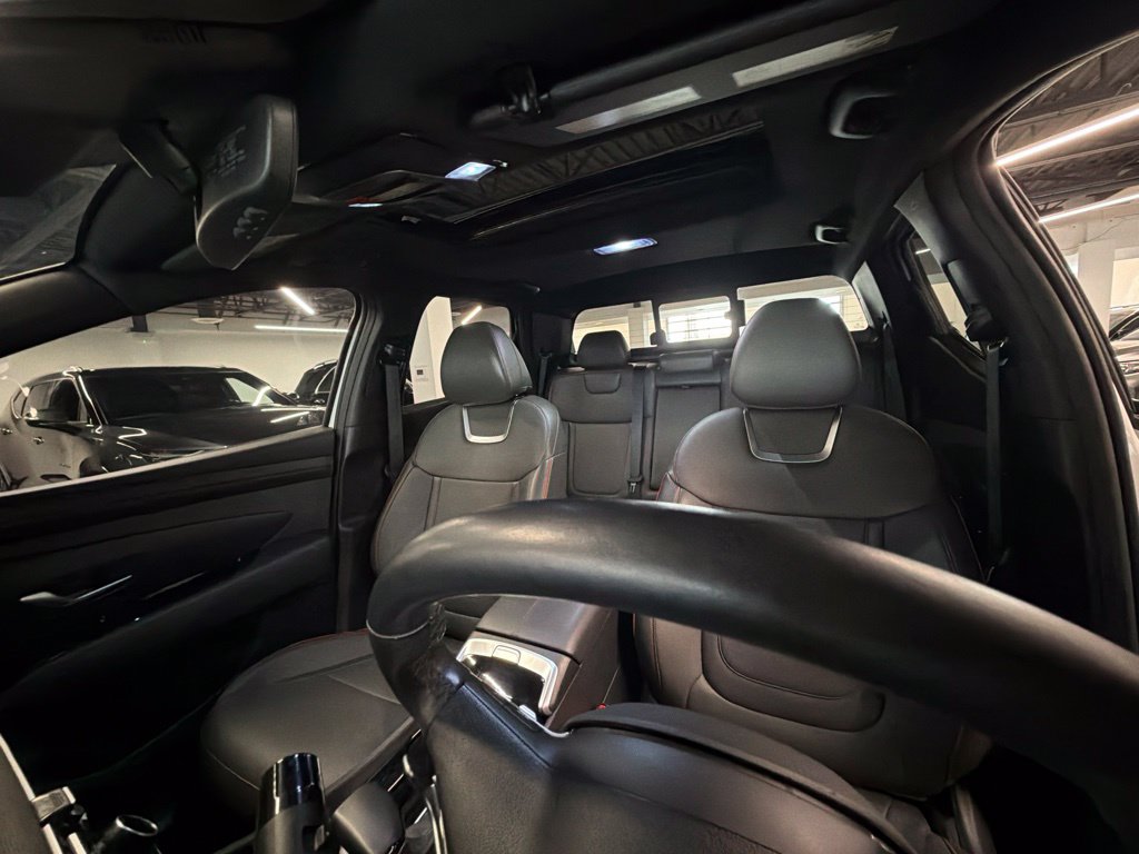 Photo 14 of this Hyundai Santa Cruz