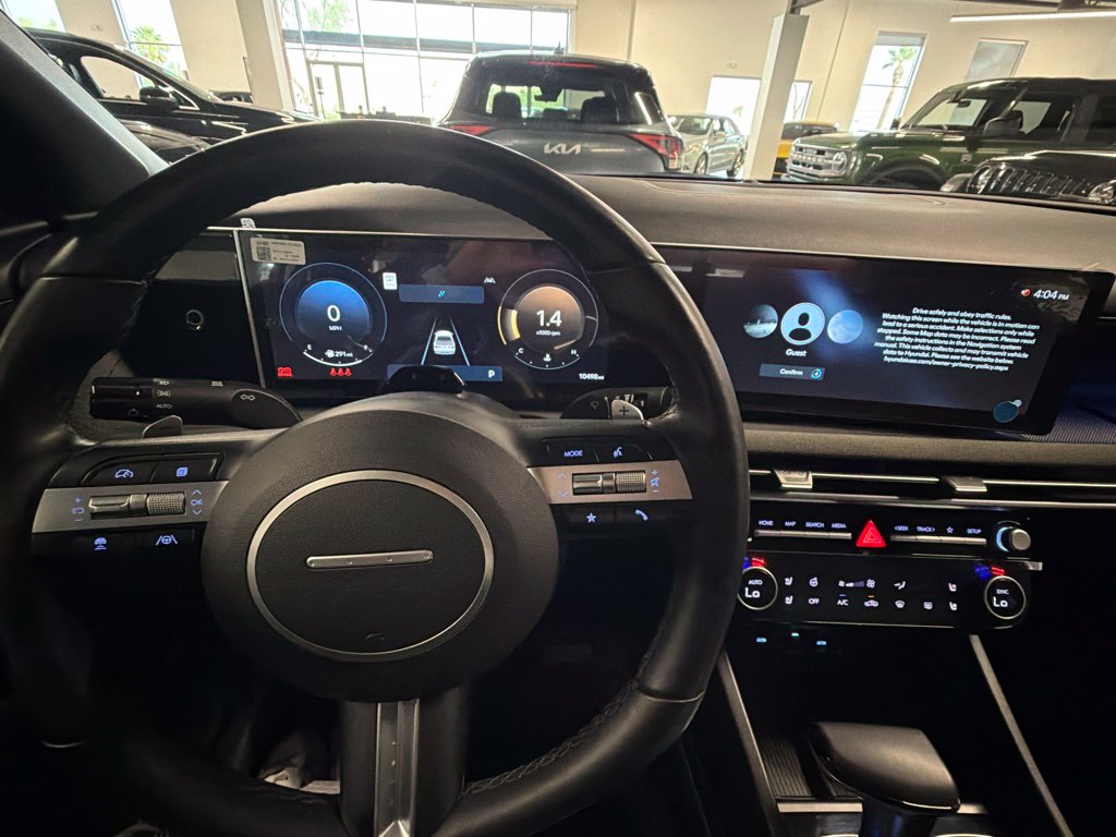 Photo 15 of this Hyundai Santa Cruz