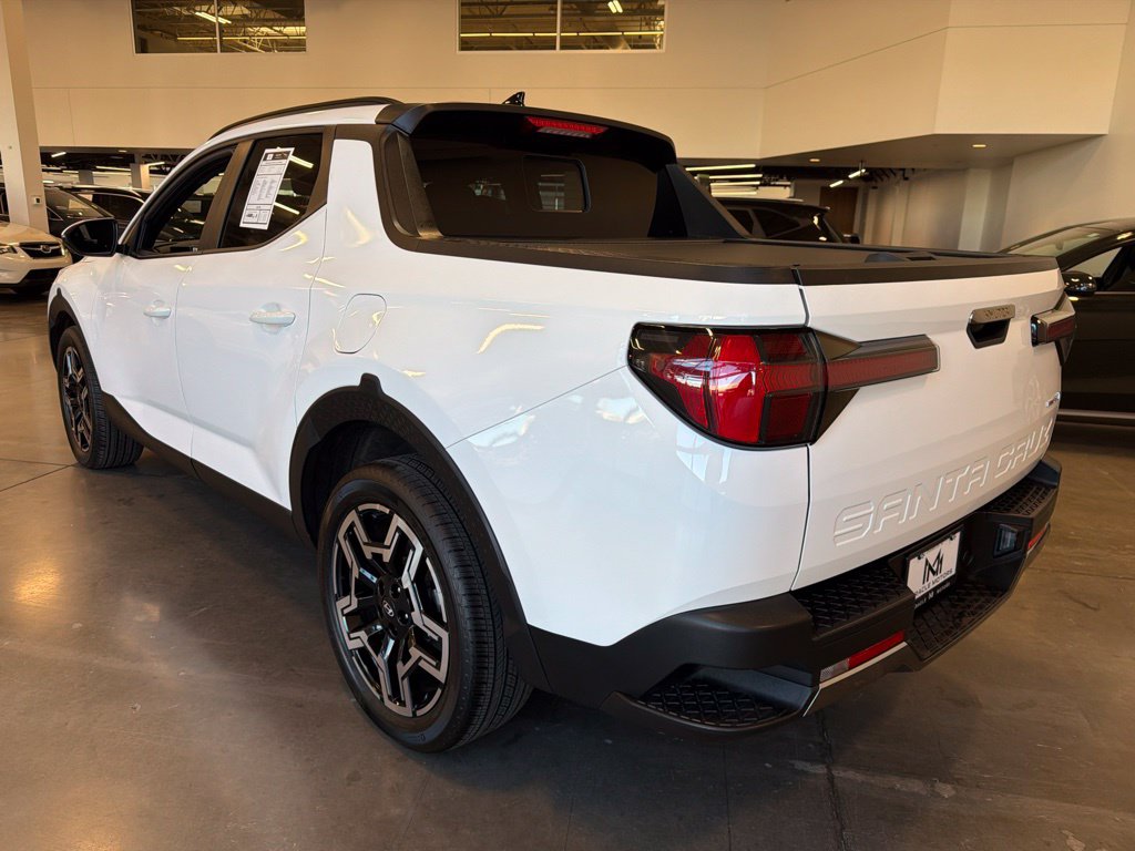 Photo 3 of this Hyundai Santa Cruz