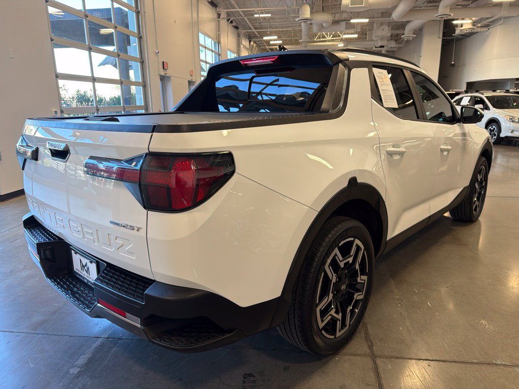 Photo 5 of this Hyundai Santa Cruz