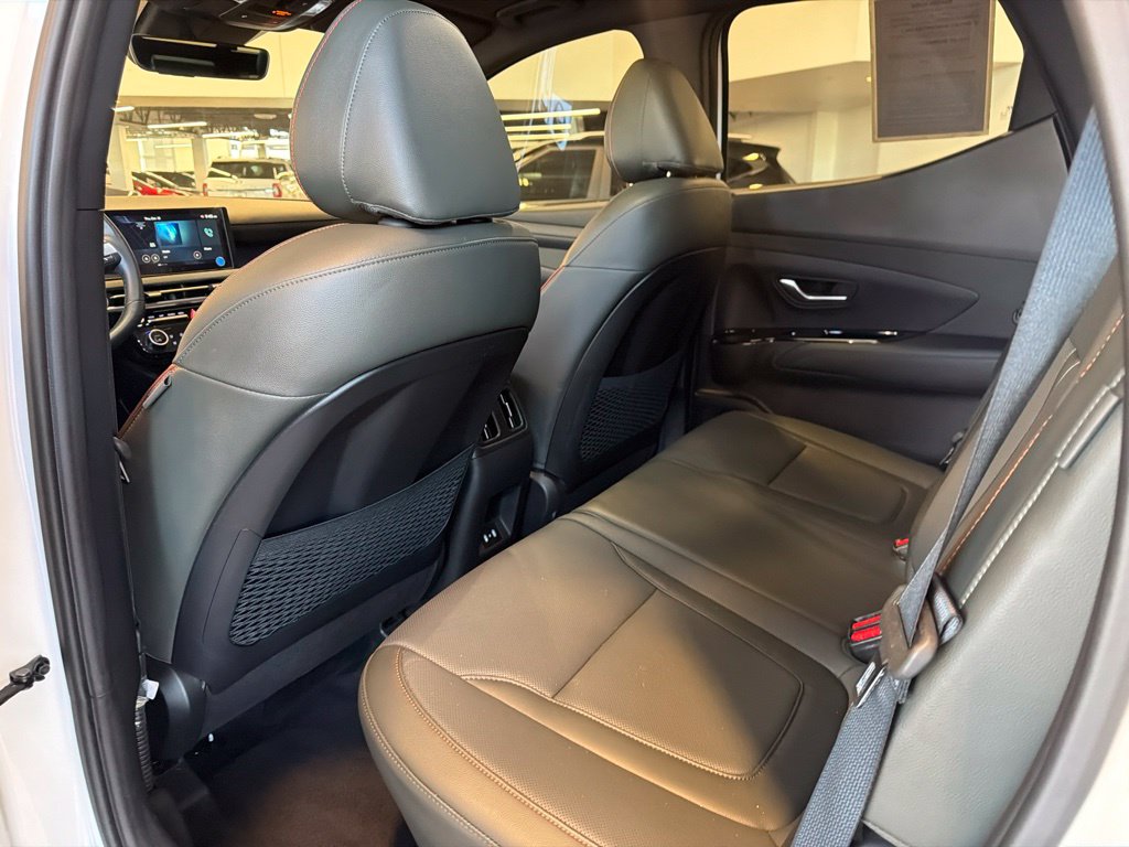Photo 13 of this Hyundai Santa Cruz