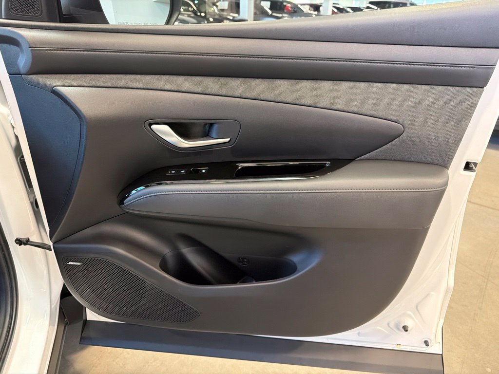 Photo 21 of this Hyundai Santa Cruz