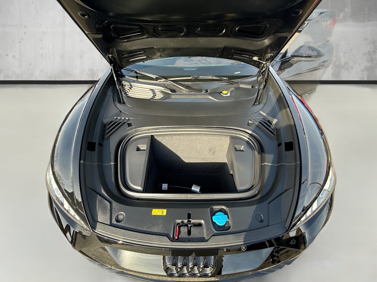 2024 Audi RS e-tron GT Base photo 27