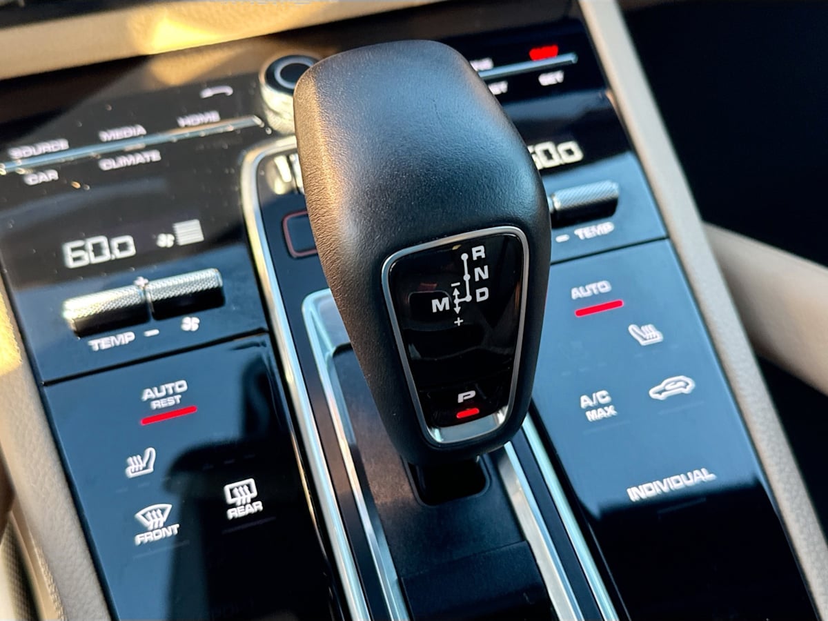2022 Porsche Cayenne E-Hybrid photo 16
