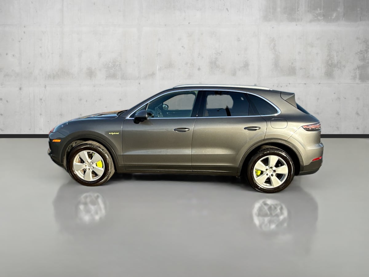 2022 Porsche Cayenne E-Hybrid photo 4