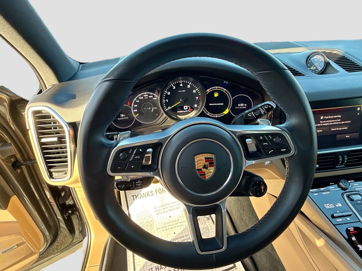 2022 Porsche Cayenne E-Hybrid photo 11