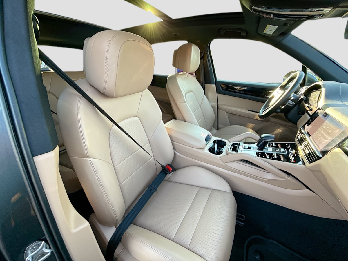 2022 Porsche Cayenne E-Hybrid photo 26