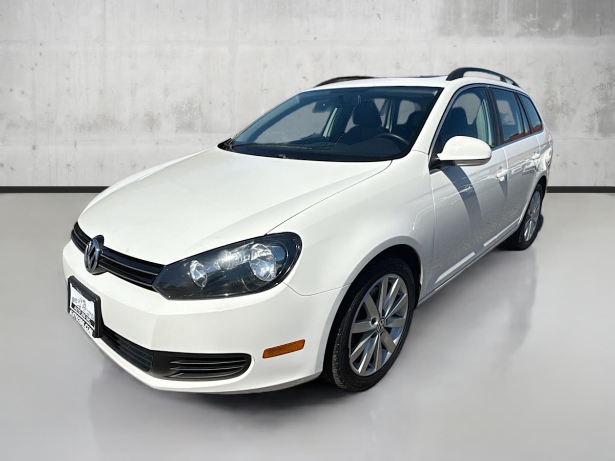 2013 Volkswagen Jetta SportWagen TDI photo 3