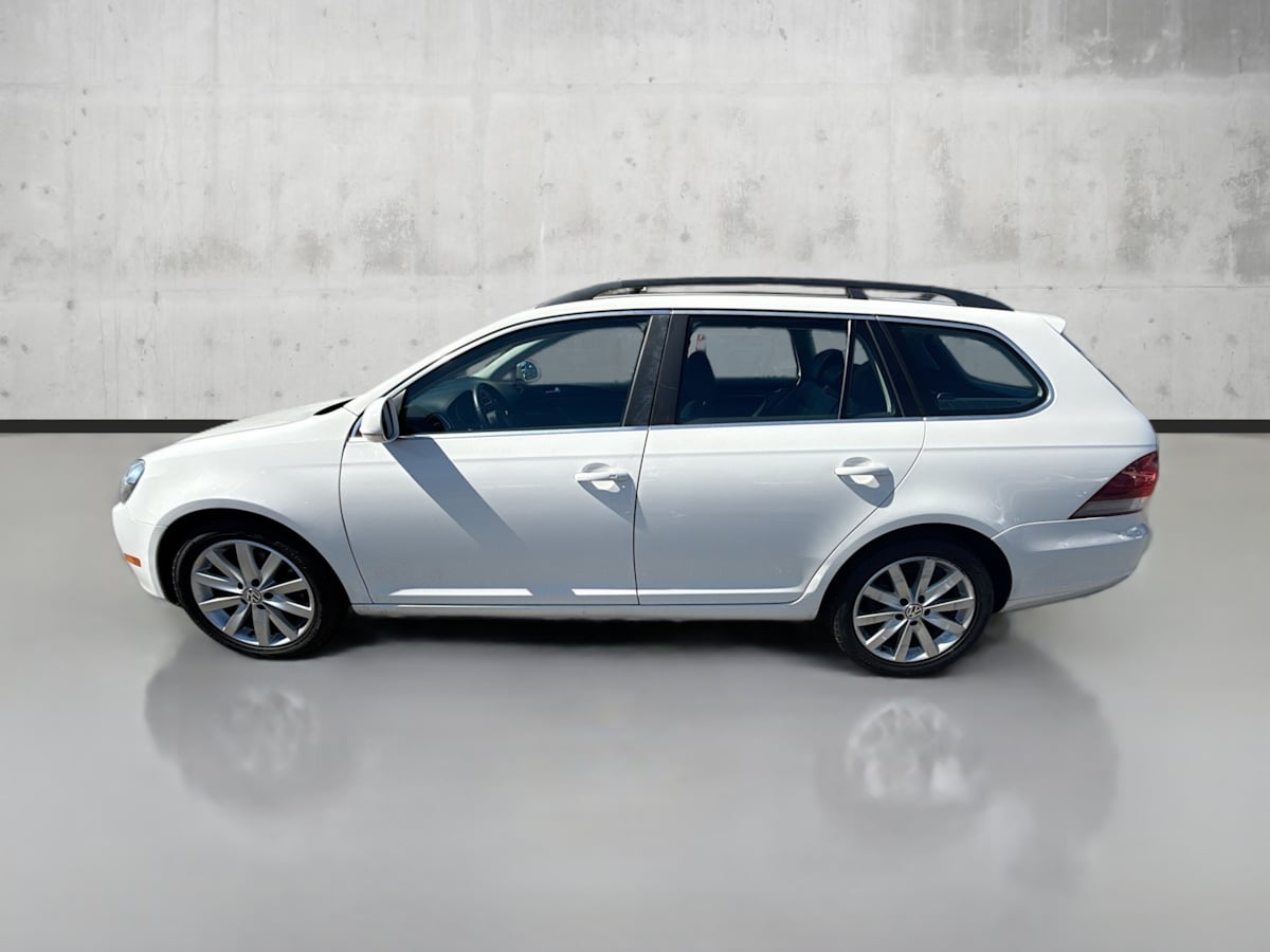 2013 Volkswagen Jetta SportWagen TDI photo 4