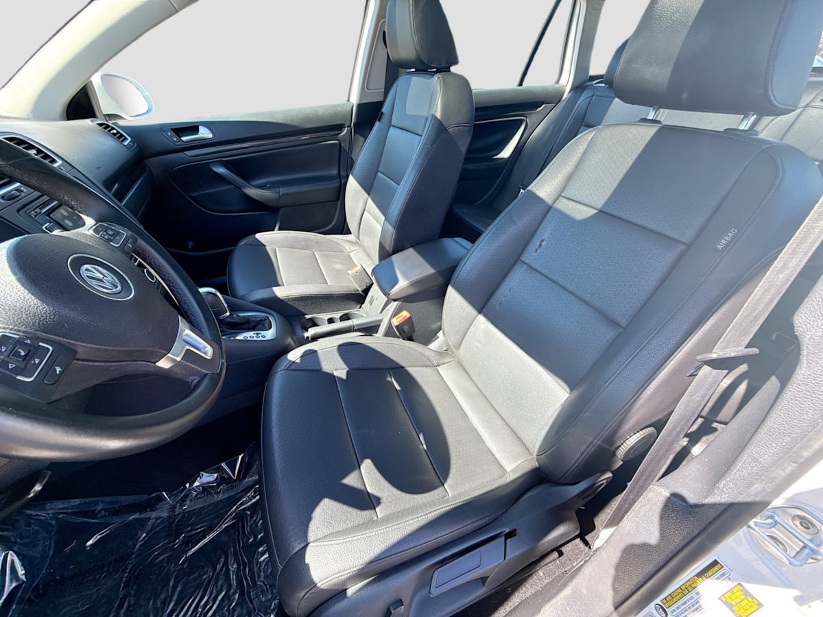 2013 Volkswagen Jetta SportWagen TDI photo 19