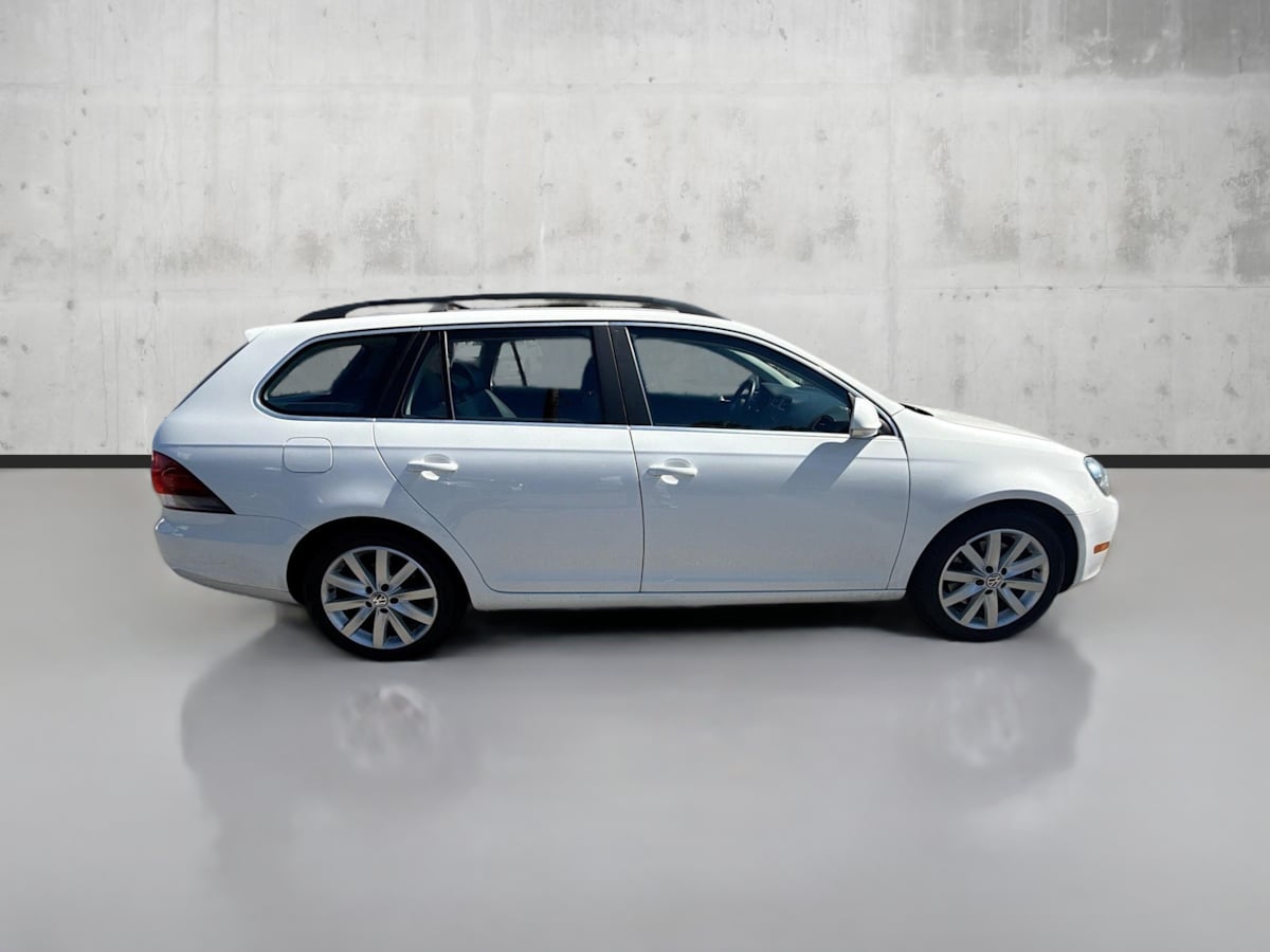 2013 Volkswagen Jetta SportWagen TDI photo 8