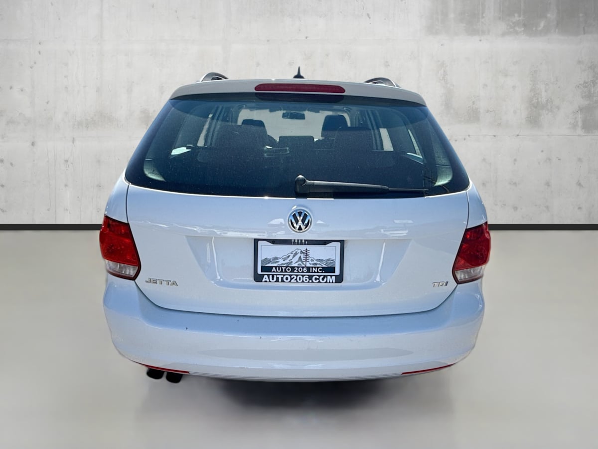 2013 Volkswagen Jetta SportWagen TDI photo 6