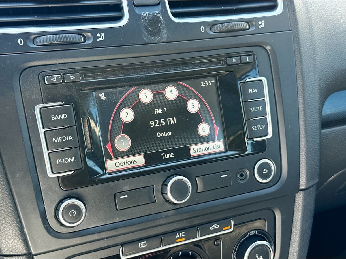 2013 Volkswagen Jetta SportWagen TDI photo 13