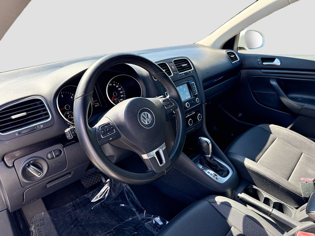 2013 Volkswagen Jetta SportWagen TDI photo 9