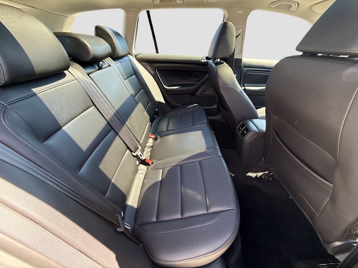 2013 Volkswagen Jetta SportWagen TDI photo 25