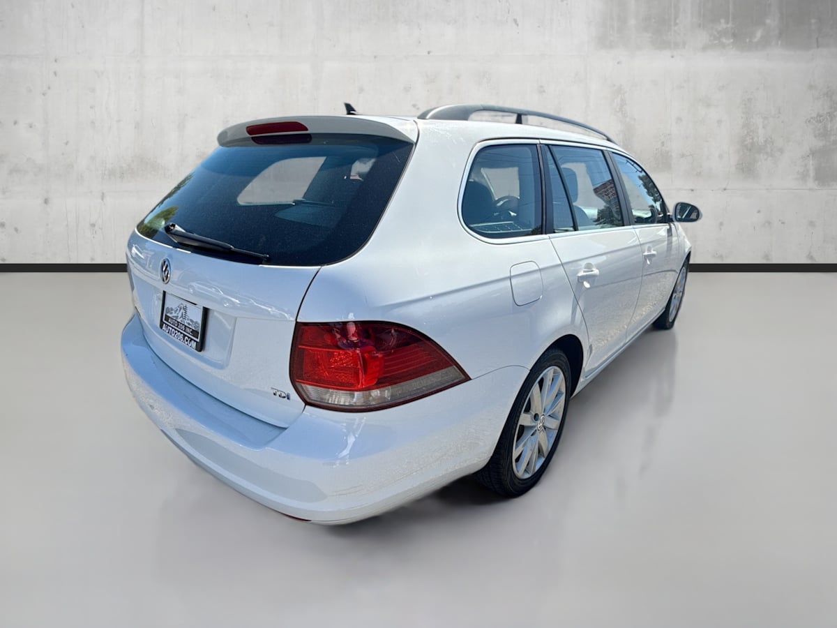 2013 Volkswagen Jetta SportWagen TDI photo 7