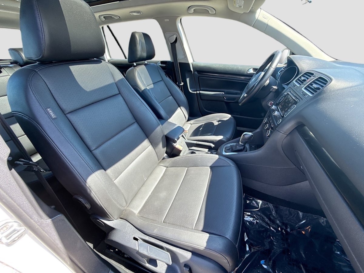 2013 Volkswagen Jetta SportWagen TDI photo 26