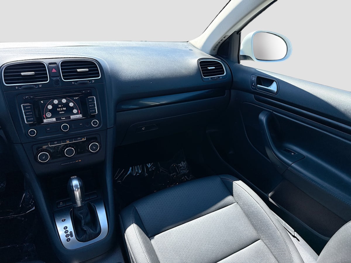 2013 Volkswagen Jetta SportWagen TDI photo 22