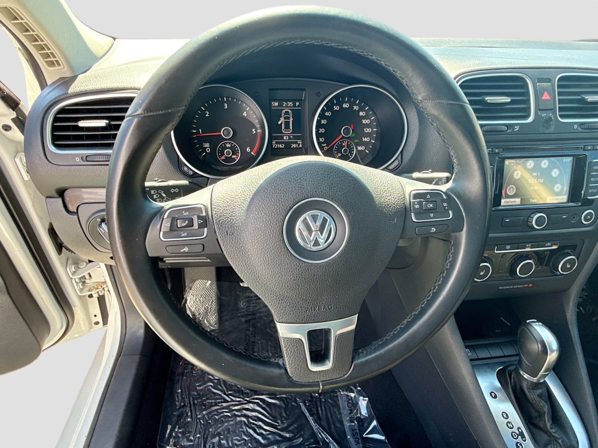 2013 Volkswagen Jetta SportWagen TDI photo 11