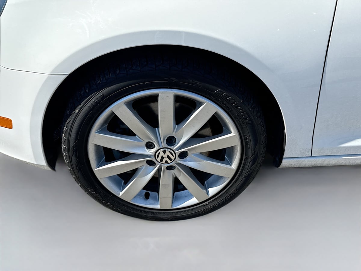 2013 Volkswagen Jetta SportWagen TDI photo 29