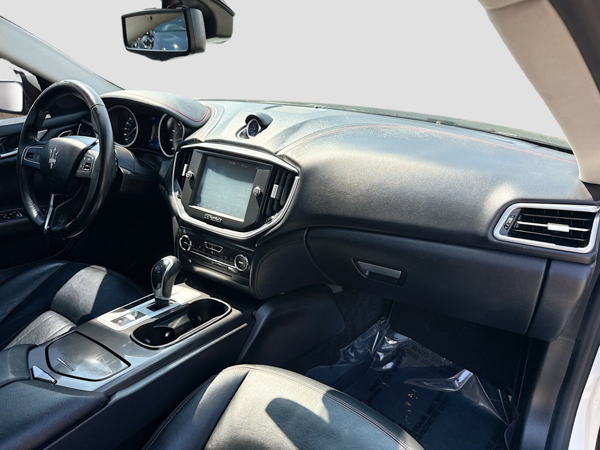 2016 Maserati Ghibli photo 26