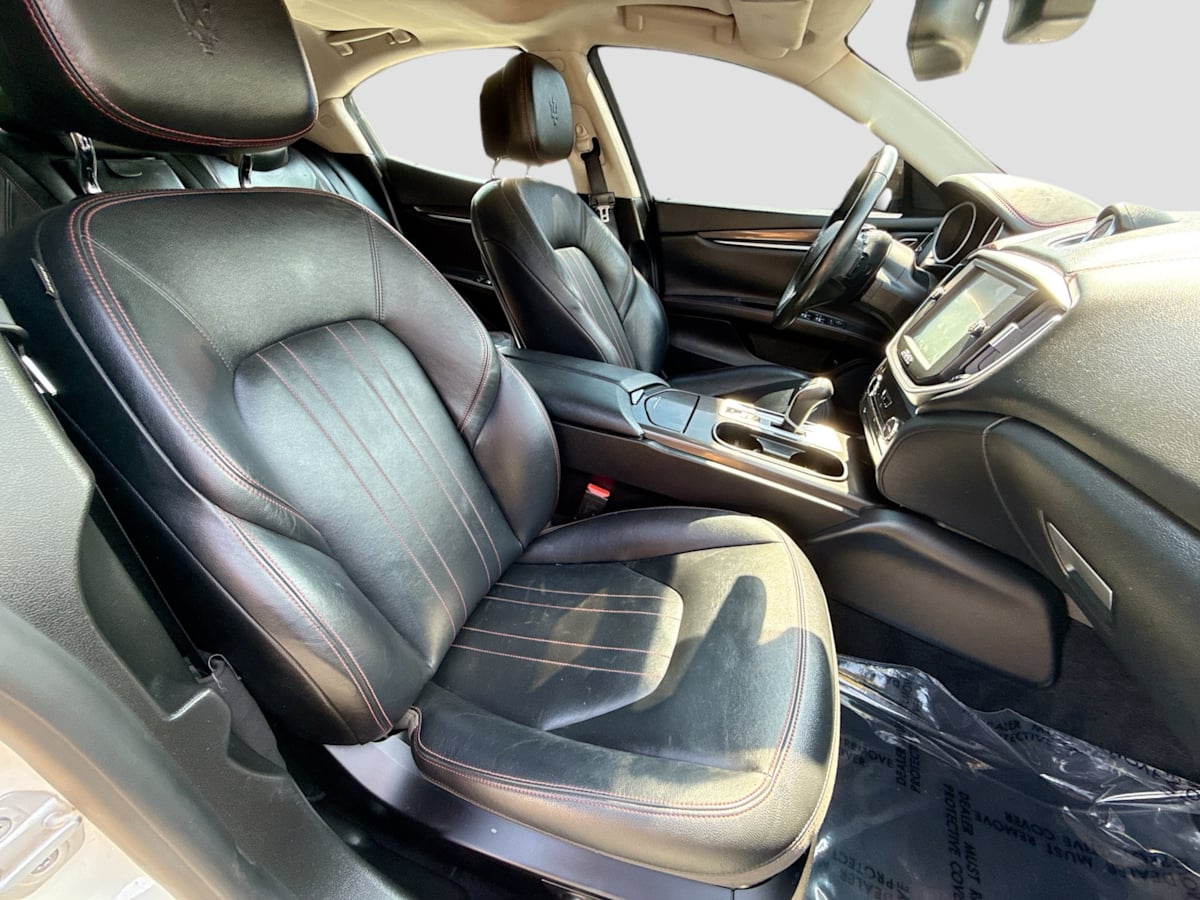2016 Maserati Ghibli photo 25