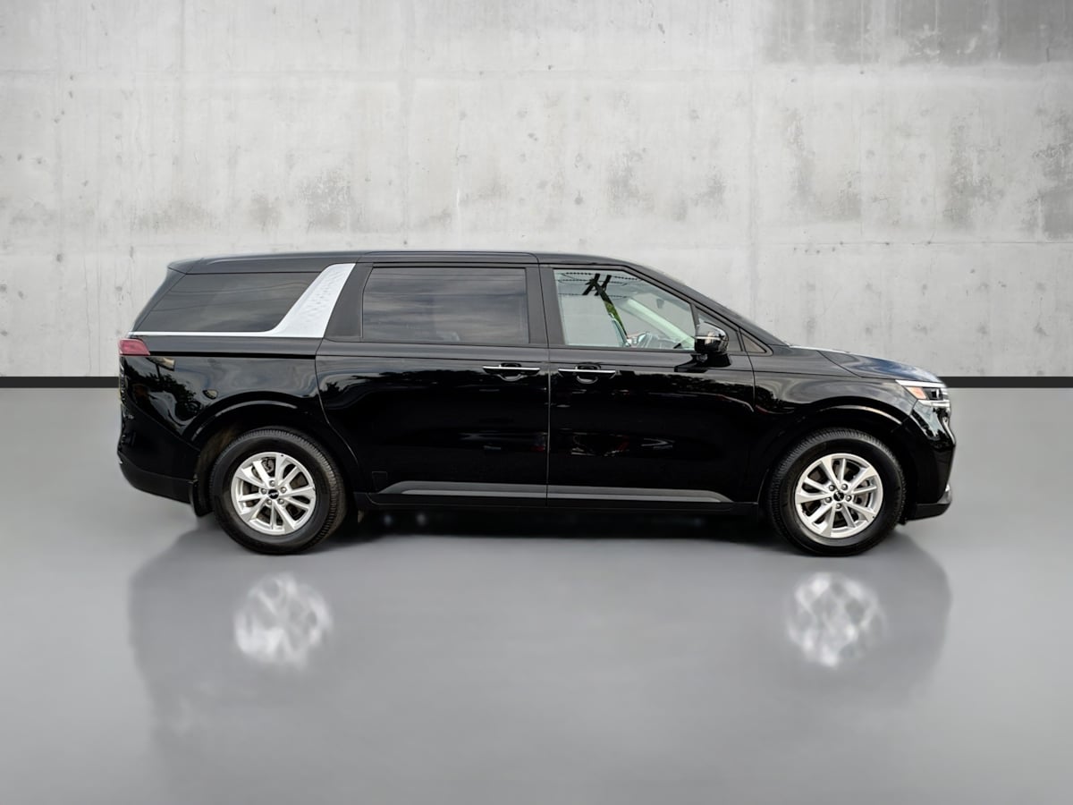 2022 Kia Carnival LXS photo 7