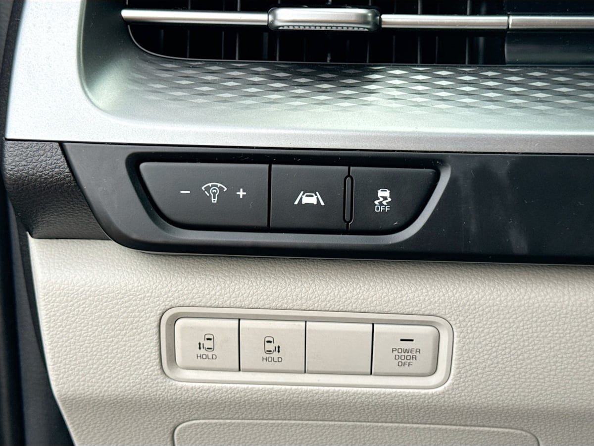 2022 Kia Carnival LXS photo 9