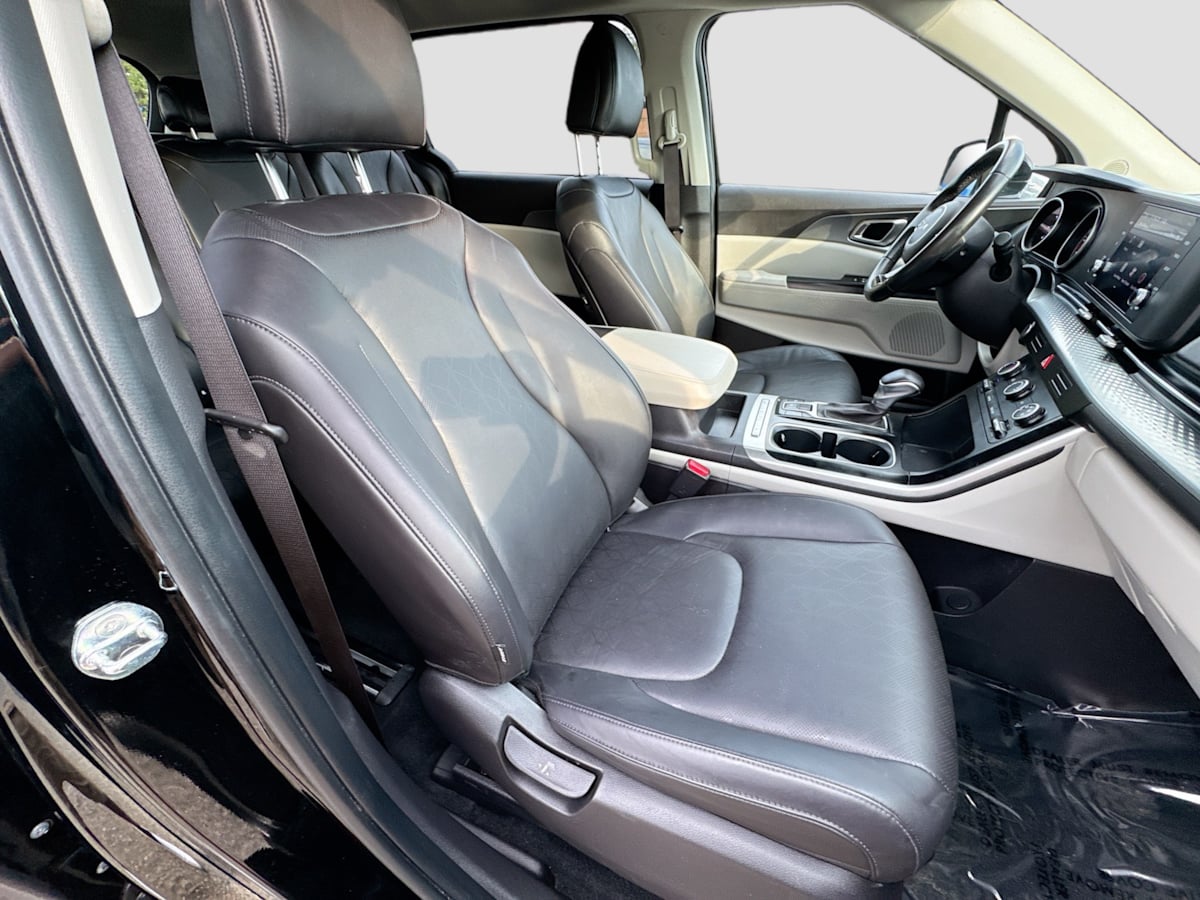 2022 Kia Carnival LXS photo 24