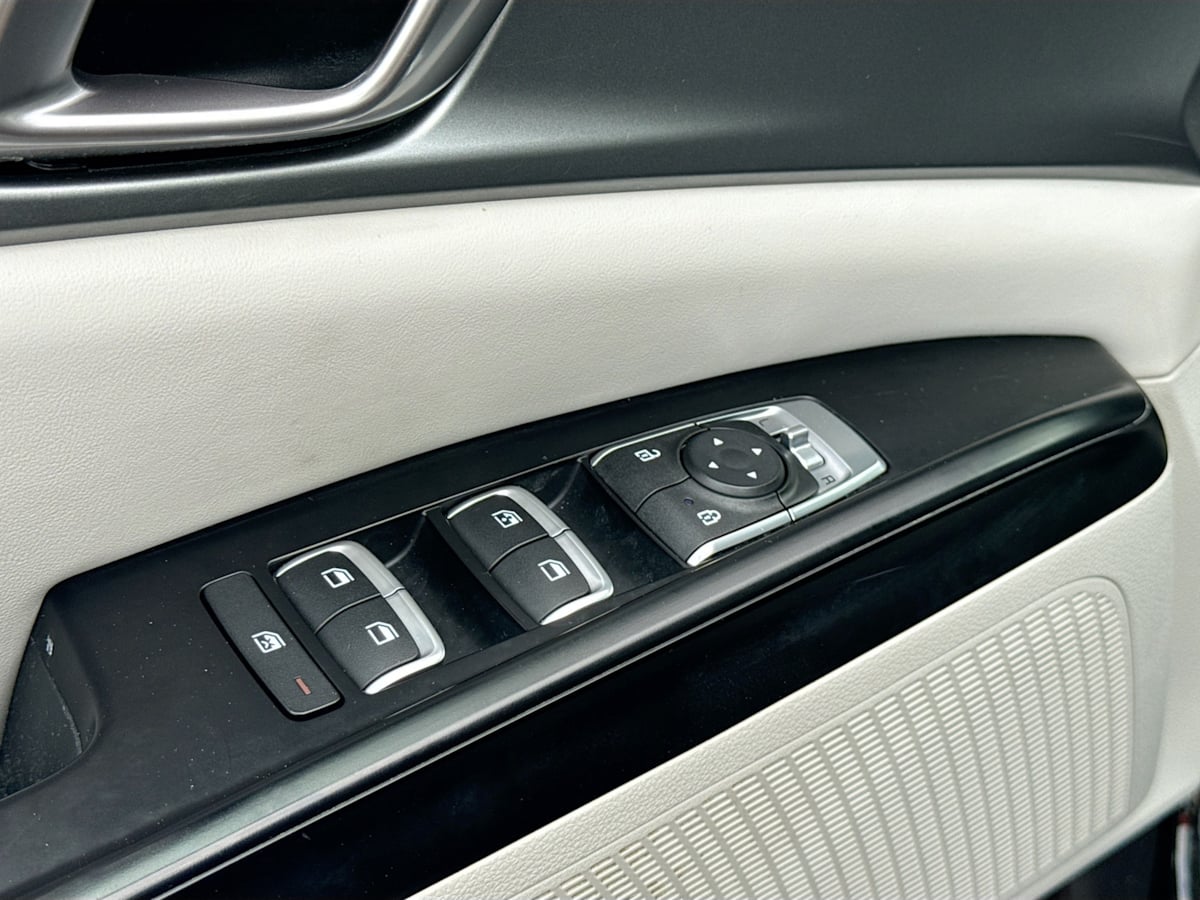 2022 Kia Carnival LXS photo 16