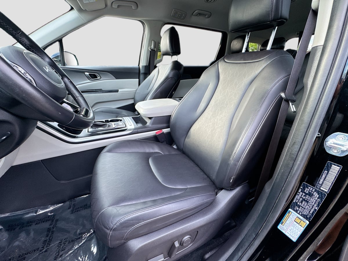 2022 Kia Carnival LXS photo 18