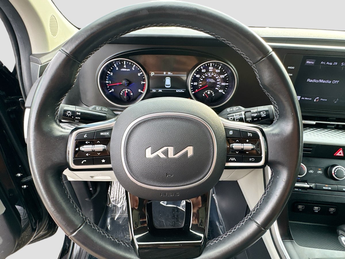 2022 Kia Carnival LXS photo 10
