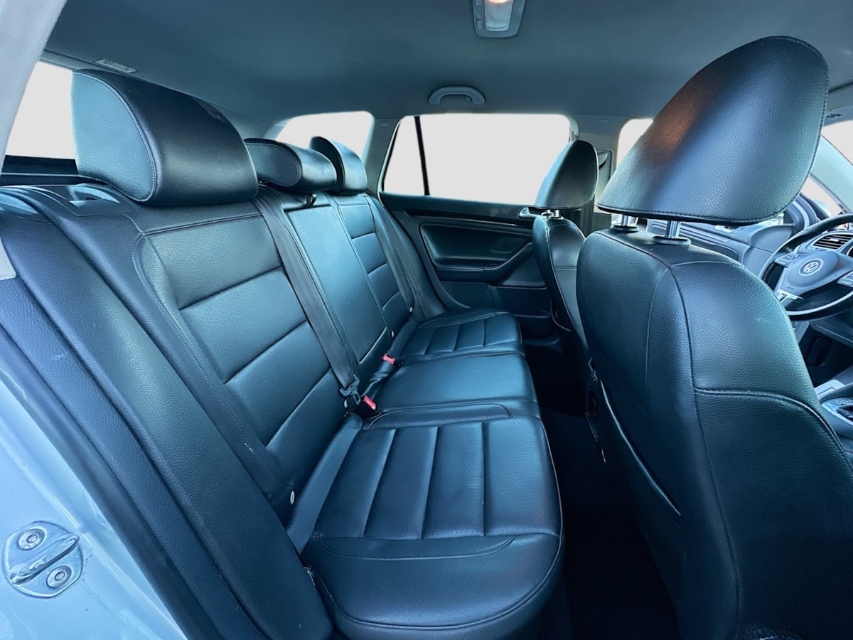 2014 Volkswagen Jetta SportWagen TDI photo 23